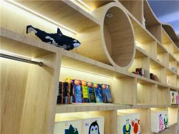 來(lái)看一下使用木紋膜施工后的幼兒園是什么樣子吧